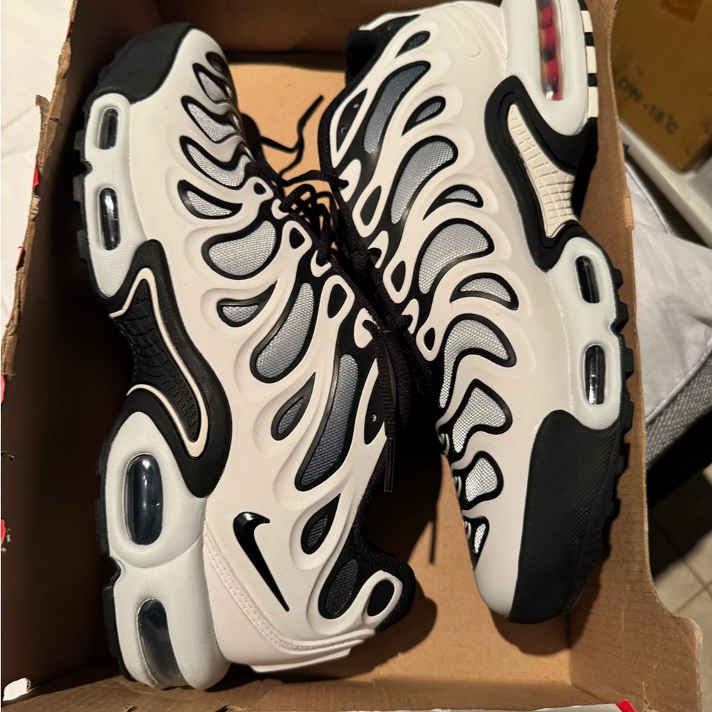 Nike Black and White Air Max Plus